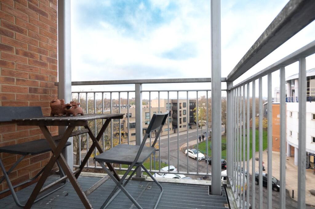 Apartment in London - View 3