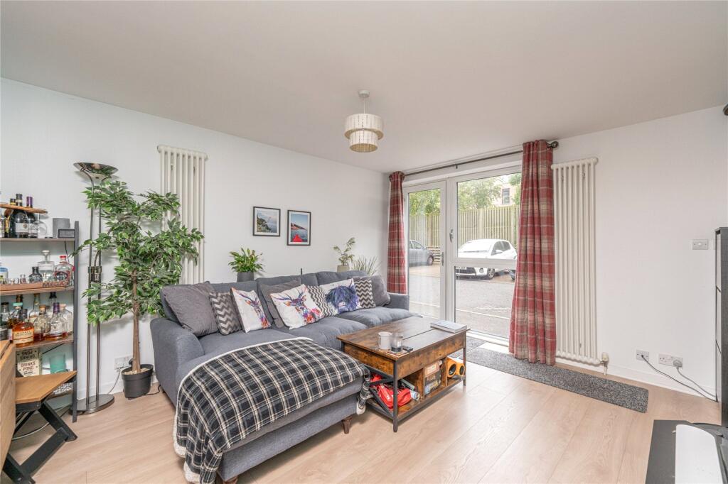 Apartment in Edinburgh, East Pilton Farm, Granton and District - View 3
