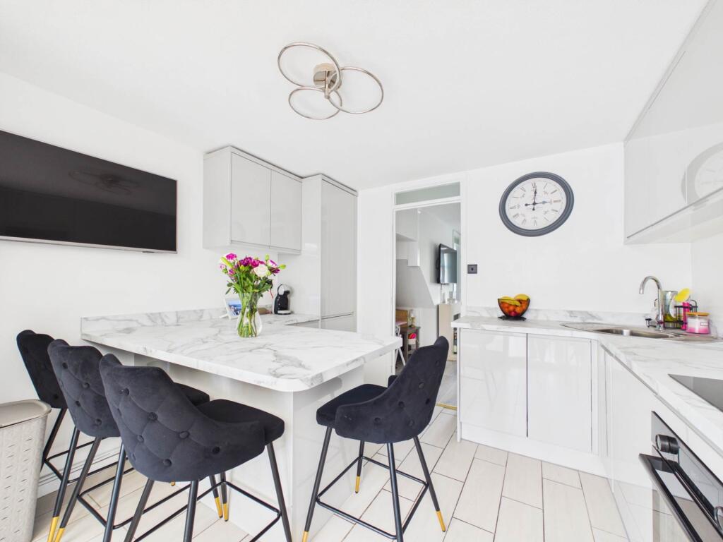 House in Redhill - View 5