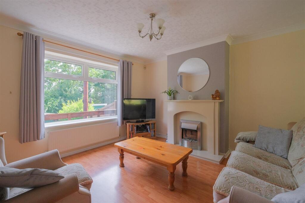House in Huddersfield - View 4