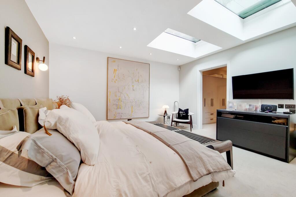 Apartment in London - View 5