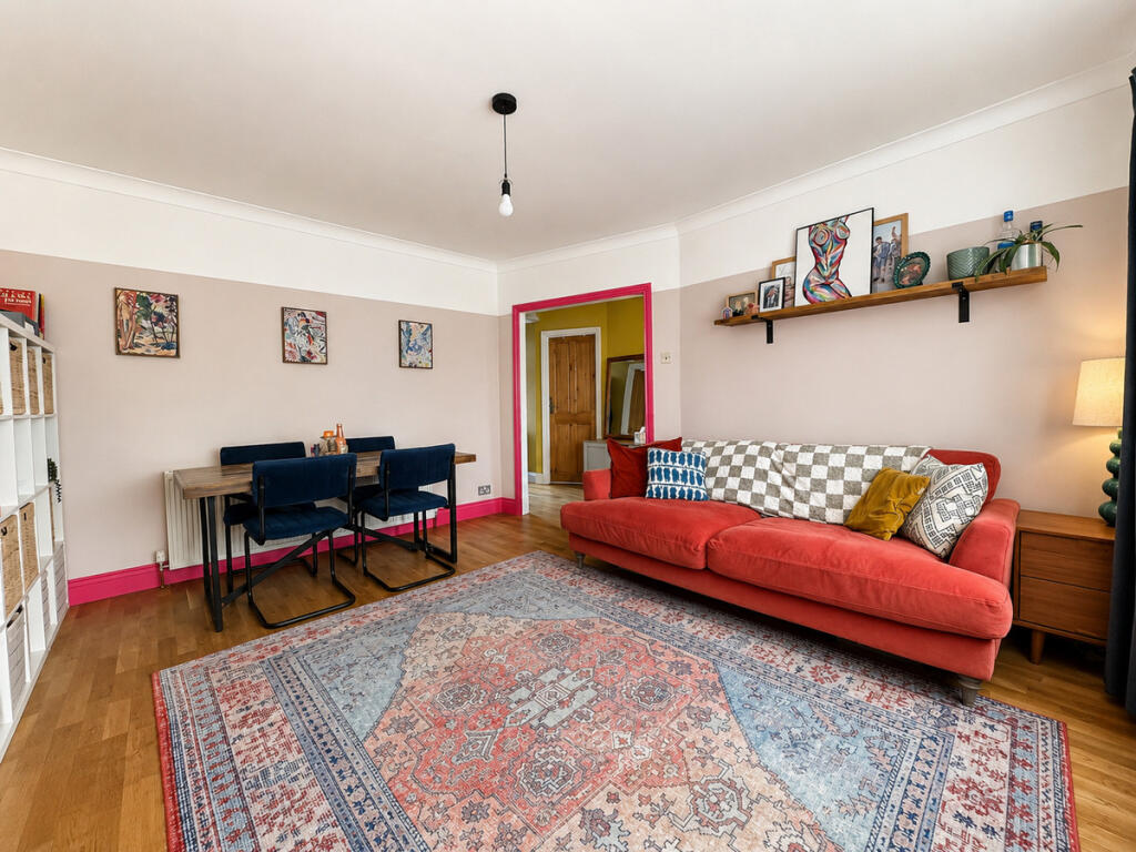 House in Southend-on-Sea - View 2