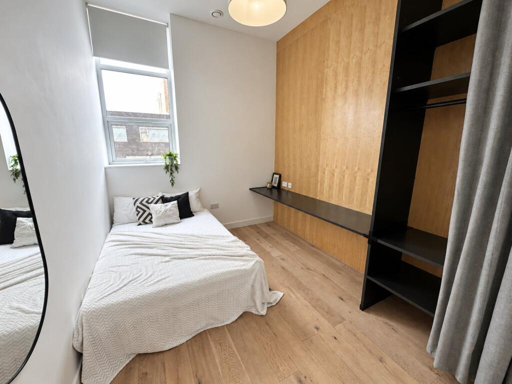 Apartment in Liverpool - View 5