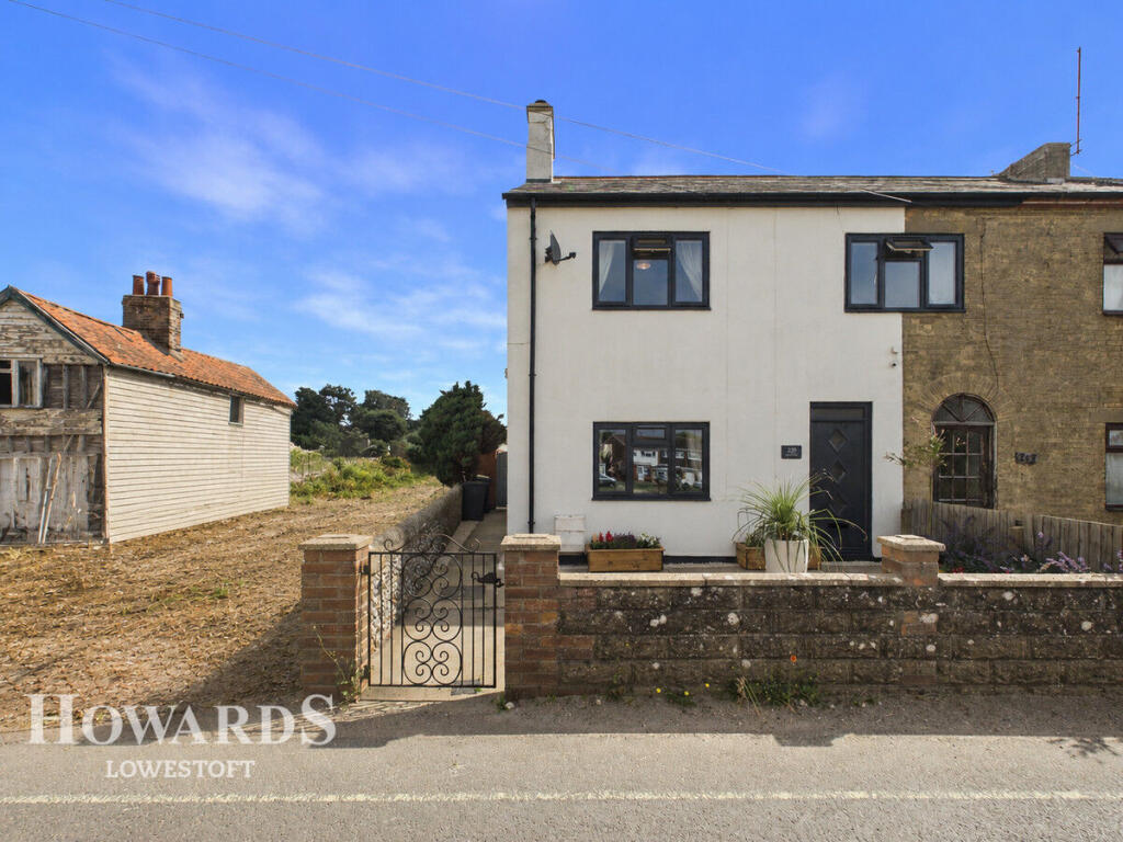 3-bed semi-detached on Church Road, Kessingland, £320,000