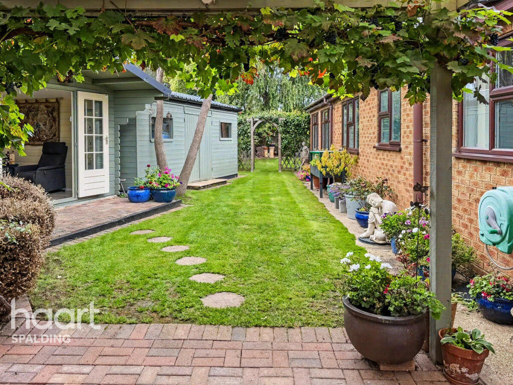 House in Peterborough - View 5