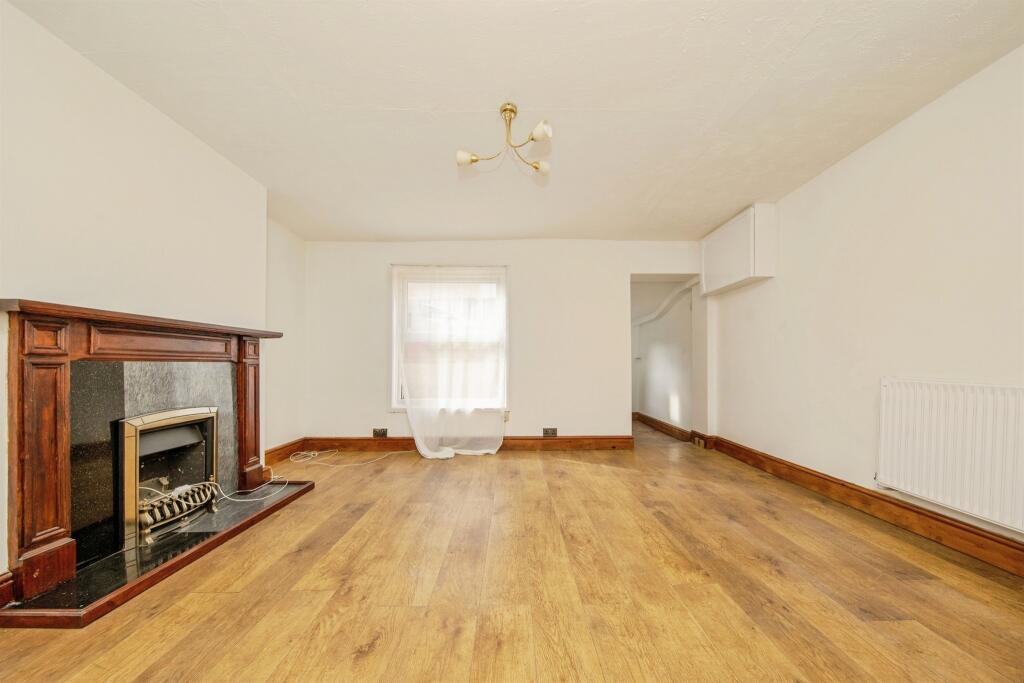 House in Harwich, Upper Dovercourt - More