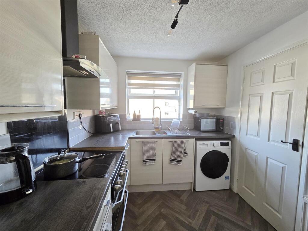 House in Bolsover, Shirebrook - View 2