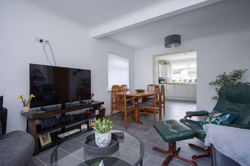 4 bed detached - Knowbury Avenue, Penarth image 5