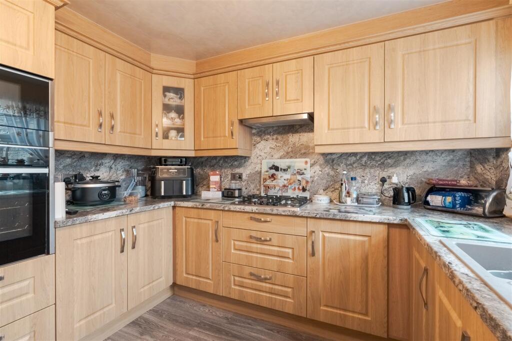 Shearwater Crescent, Walney, Barrow-In-Furness photo 4