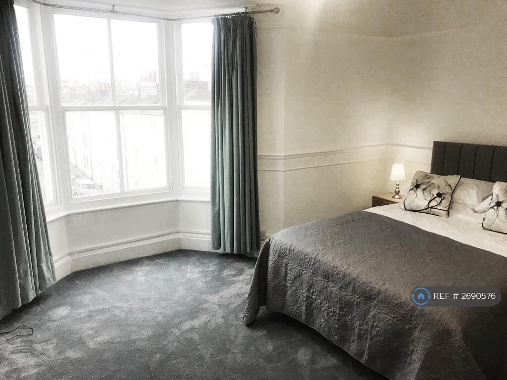 1 bedroom house share for rent