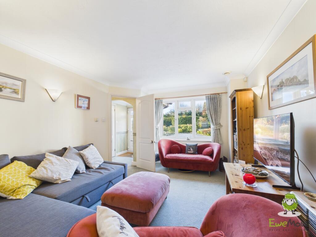 St. Thomas Close, Basingstoke, Hampshire, RG21 photo 4