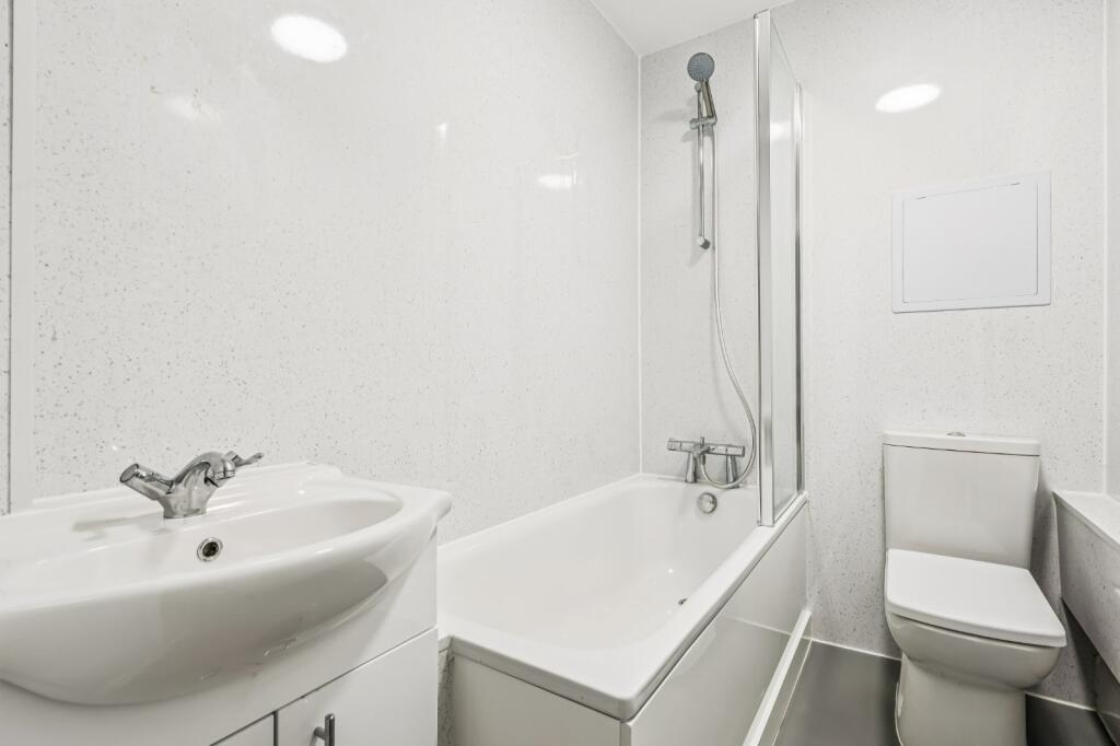 Apartment in London - View 5