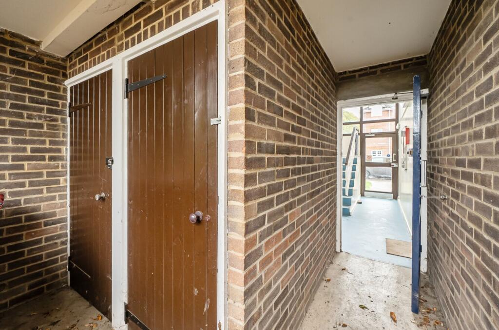 Apartment in Chichester - More