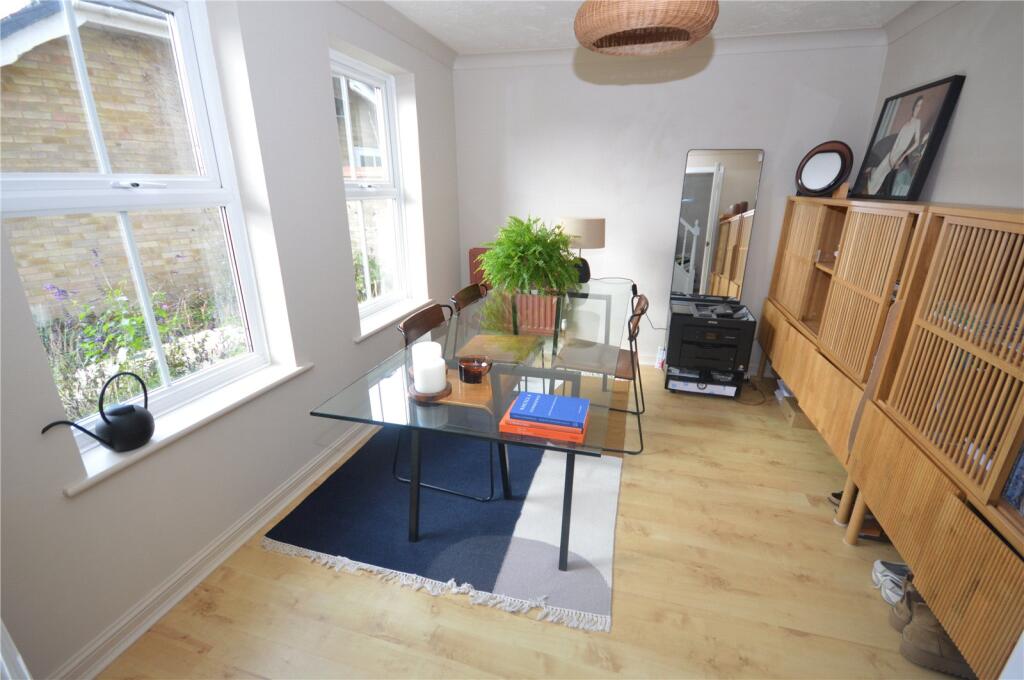 House in Luton - View 3