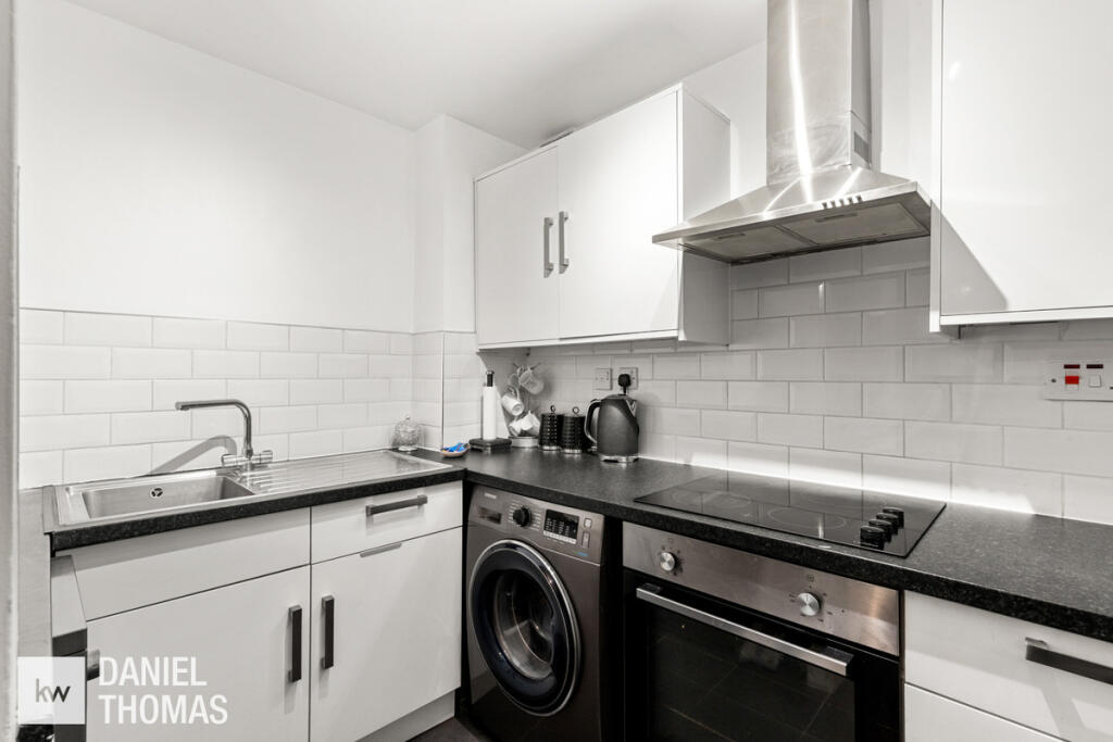 Apartment in Epping Forest, Waltham Abbey - More