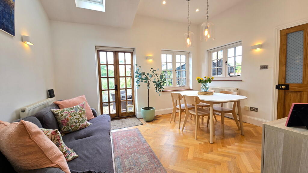 House in Basingstoke and Deane, East Woodhay - View 4