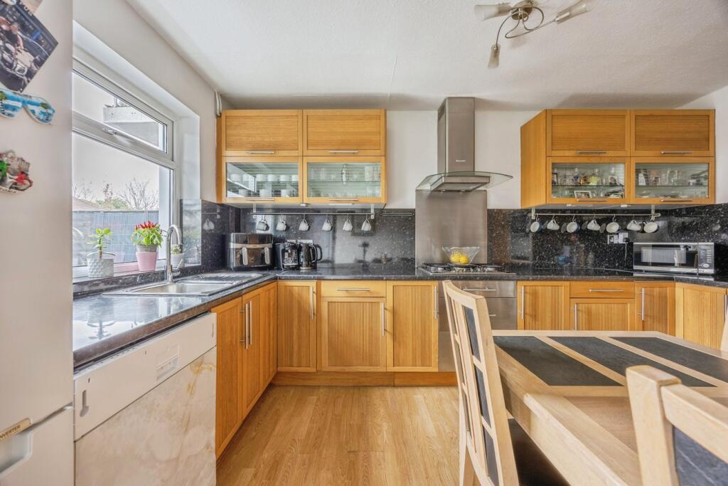 House in London - View 2