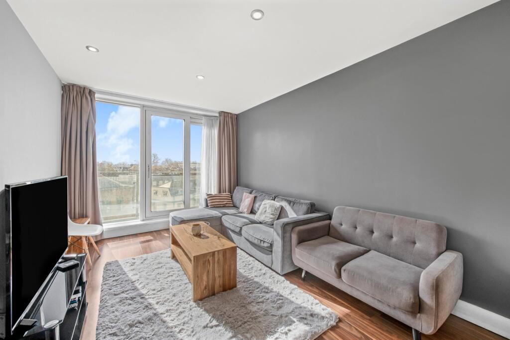 Main image of property: Peninsula Apartments, 
4 Praed Street, W2