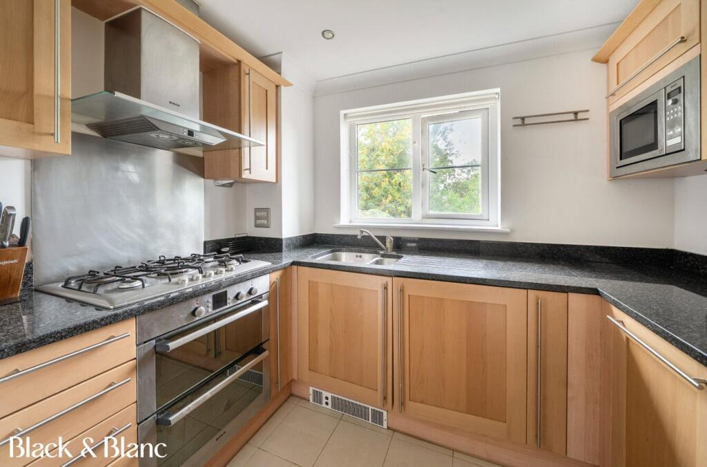Apartment in London - More