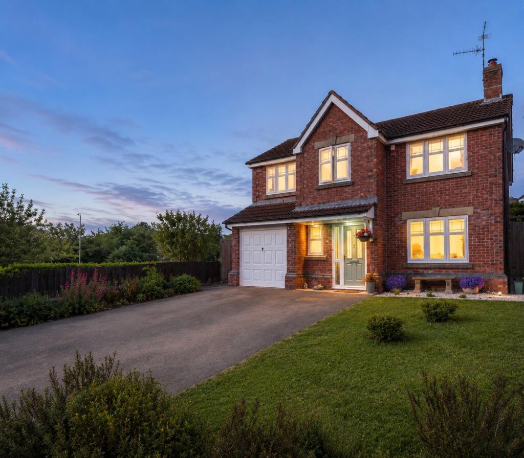 Main image of property: 7 Rosecroft Drive, Langstone, Newport NP18 2LQ, South Wales