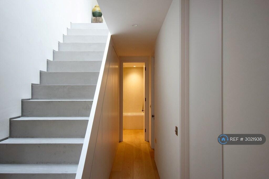 House in London, Vanguard Court Studios, Camberwell - More