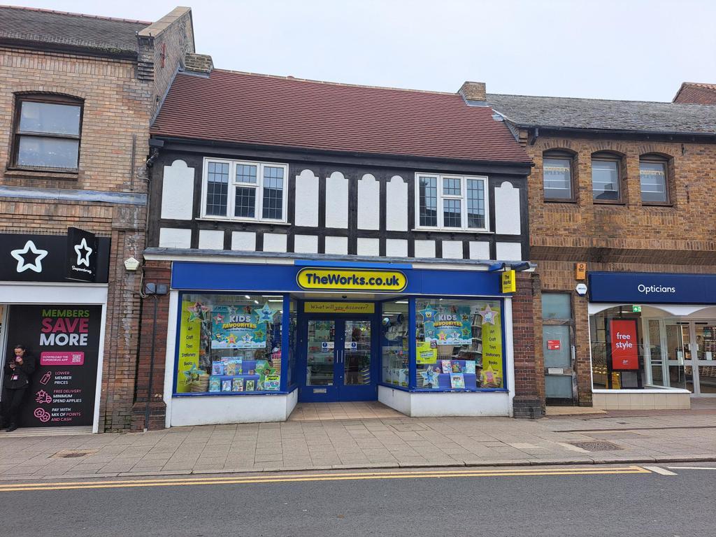 Main image of property: 27 High Street, St. Neots, Cambridgeshire, PE19
