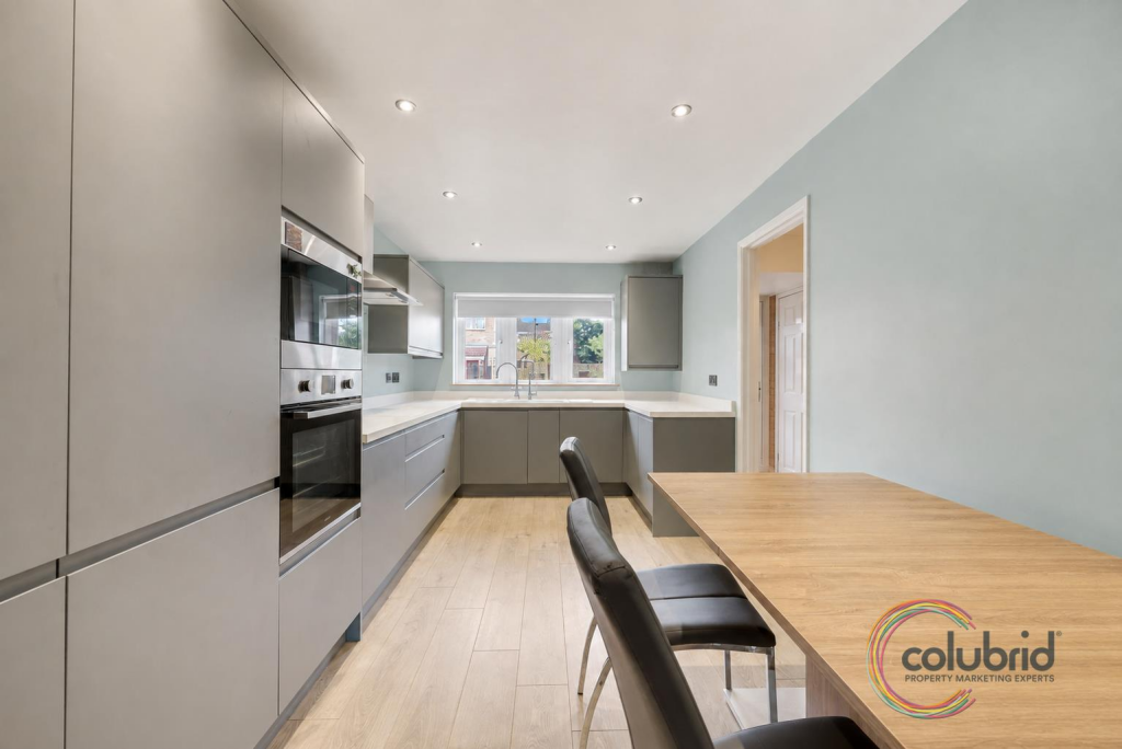 House in Grays, Little Thurrock - View 5