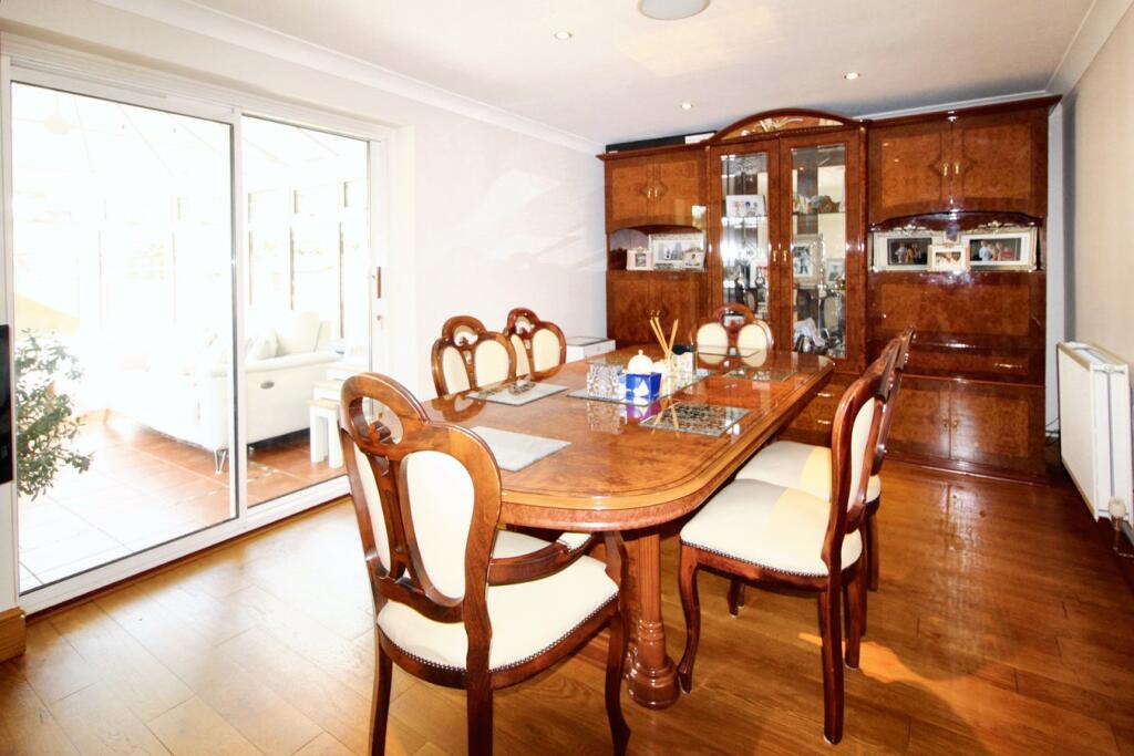 Highmoor Close, Willenhall, WV12 photo 3