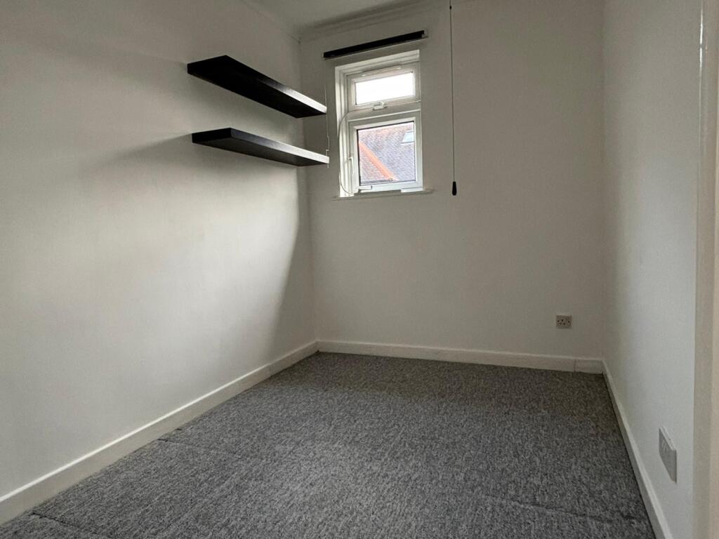 Apartment in Southampton - View 4