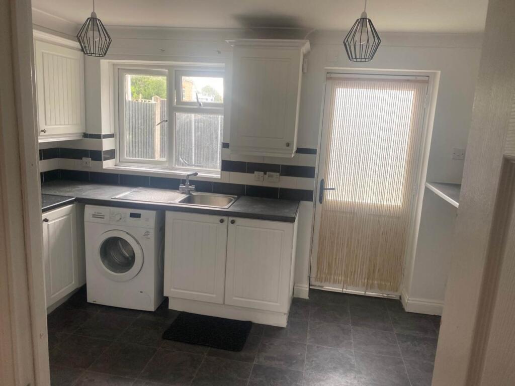 Dean Road, London, SE28 8SB photo 4