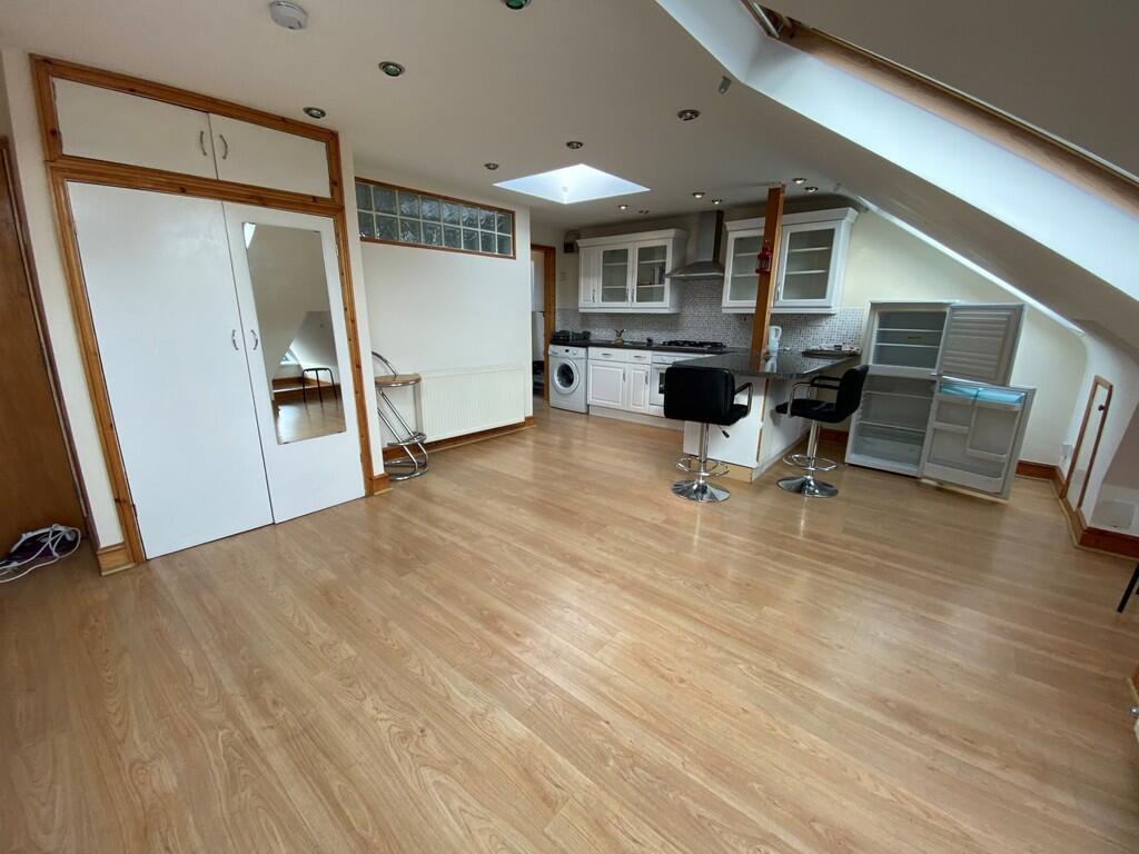 Main image of property: Green Lanes, Palmers Green