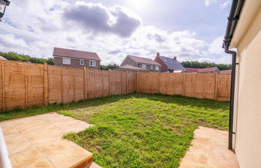 6 bedroom town house for rent