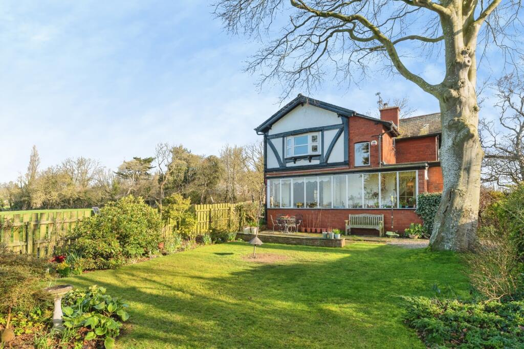 Main image of property: Leighton Road, Neston, Cheshire, CH64
