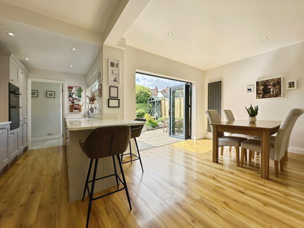 House in Dudley, Sedgley - More