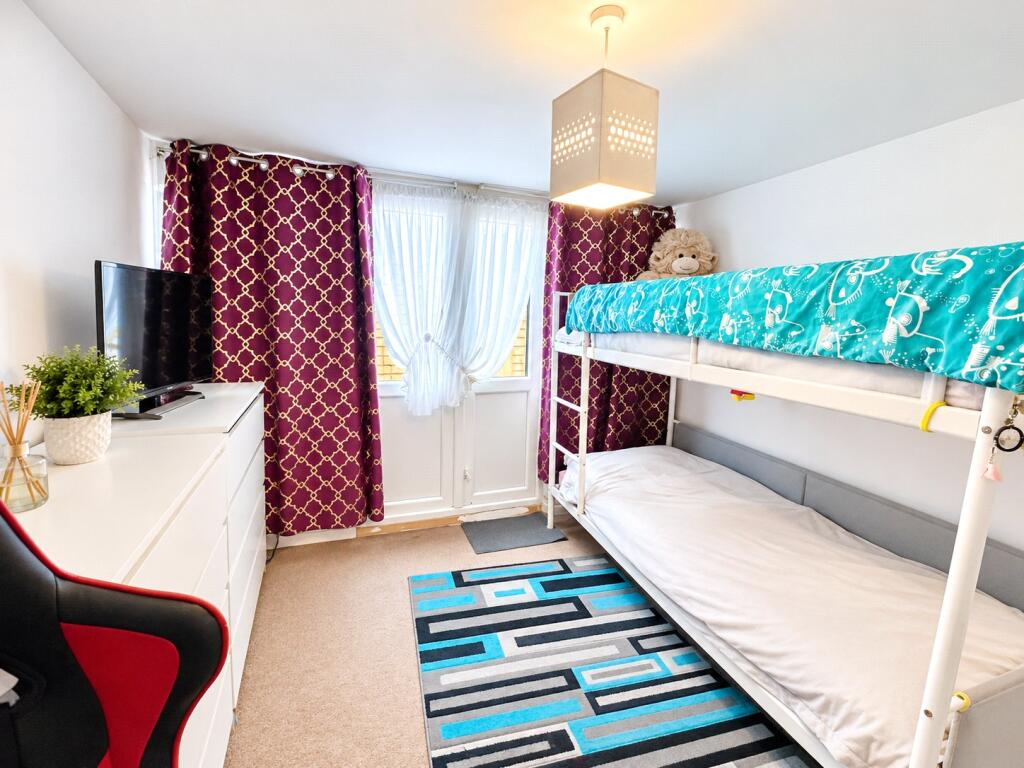 Apartment in Croydon - View 5