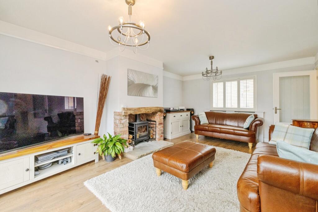 House in North Kesteven, Navenby - View 3