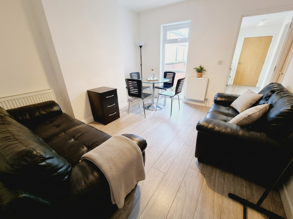 House in Warwick, Lillington, Royal Leamington Spa - View 2