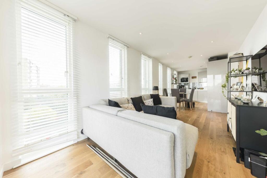 Apartment in London, Shepherd's Bush - View 3