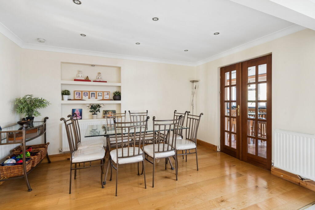House in London - View 5