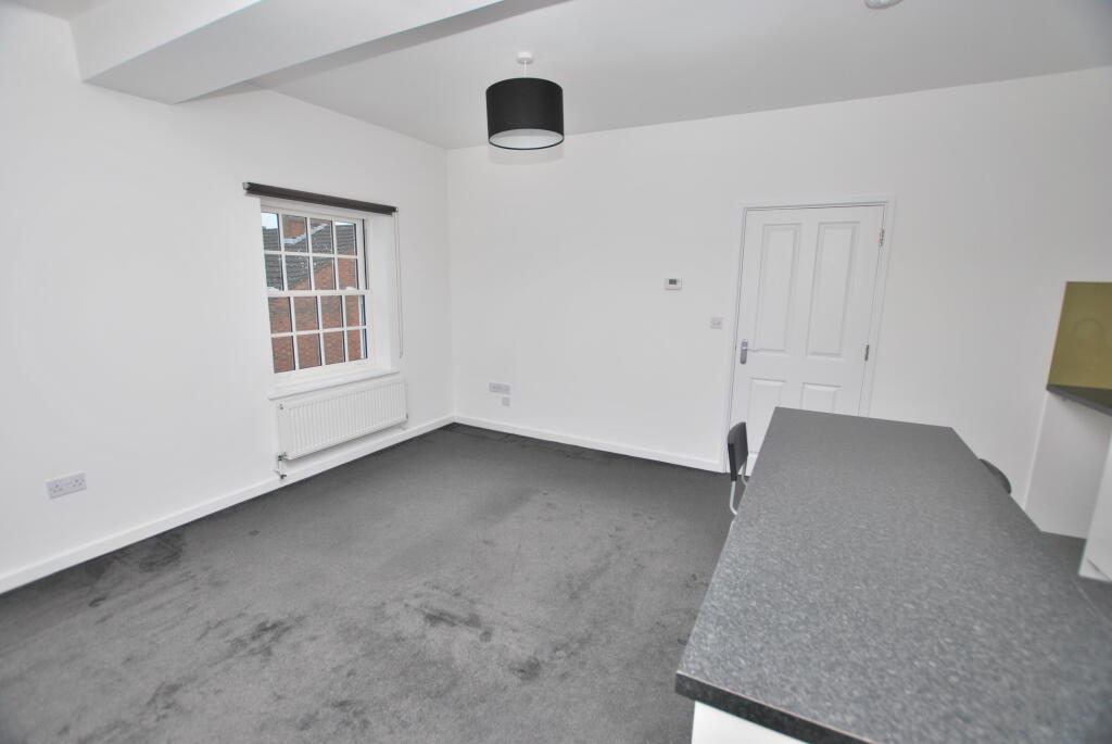 Apartment in Luton, Leighton-Linslade - View 4