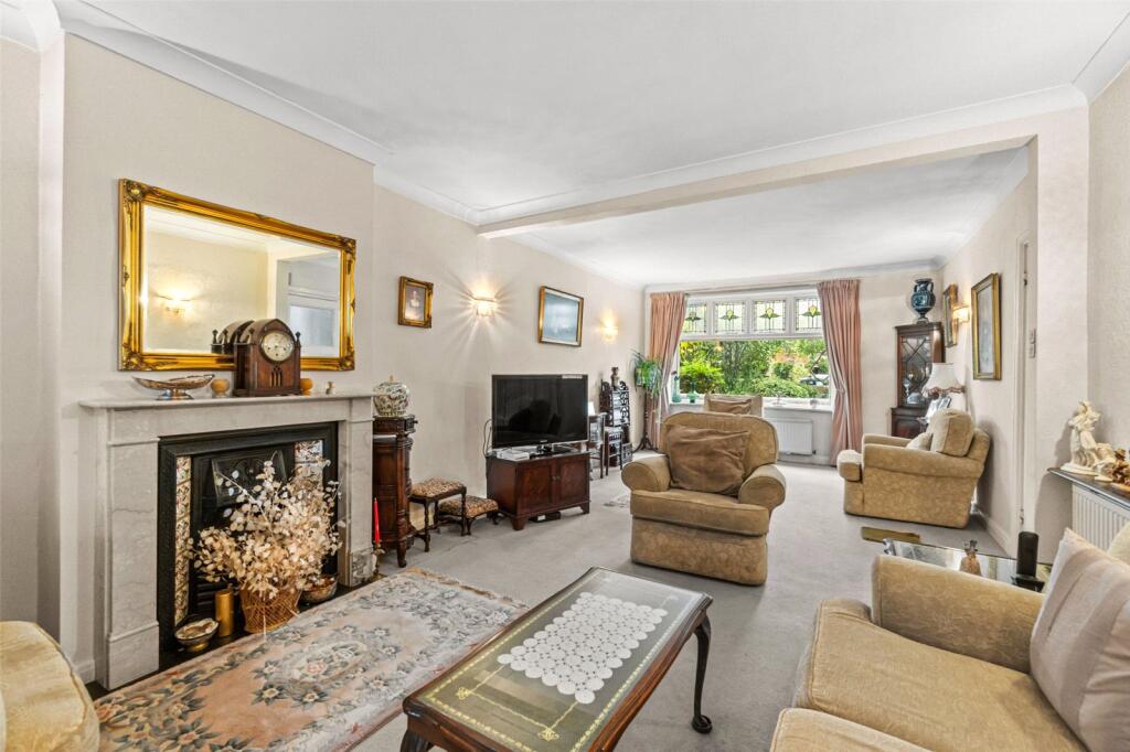 House in London, The Beveree, Hampton - View 4