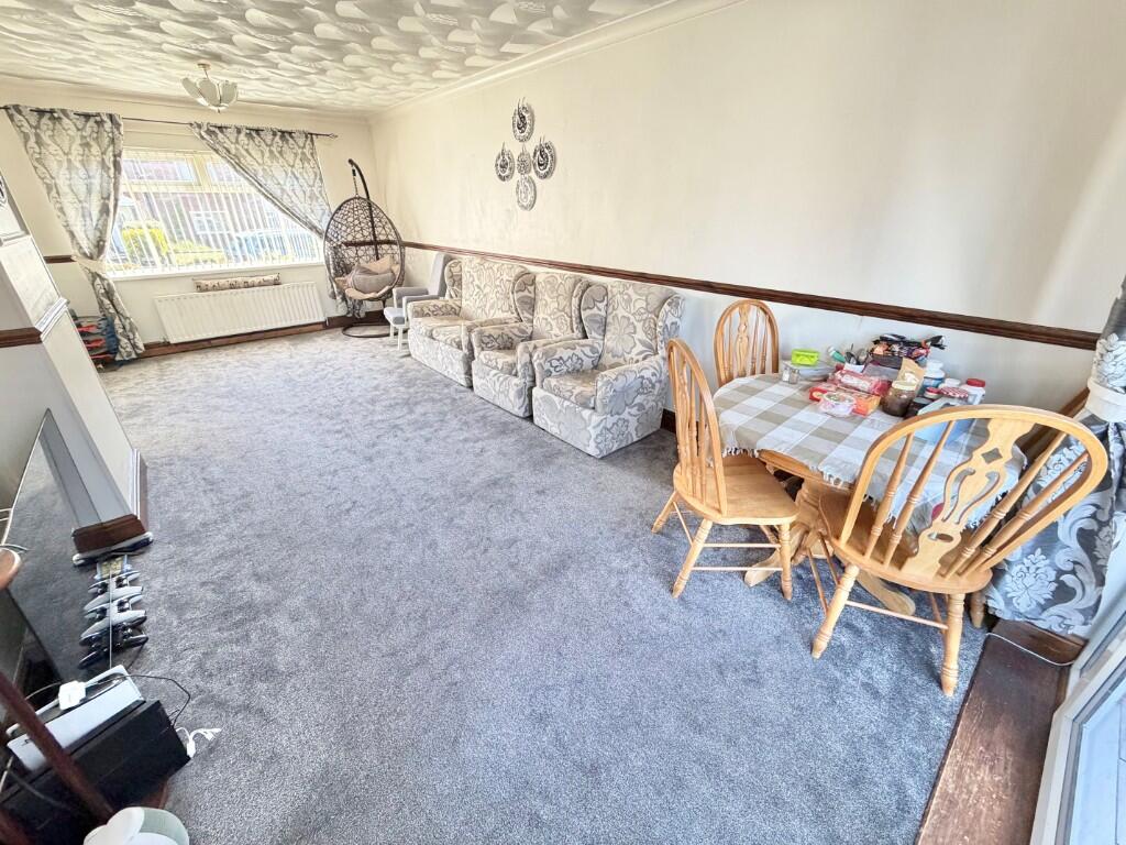 Lancaster Gardens, Ellesmere Port photo 3