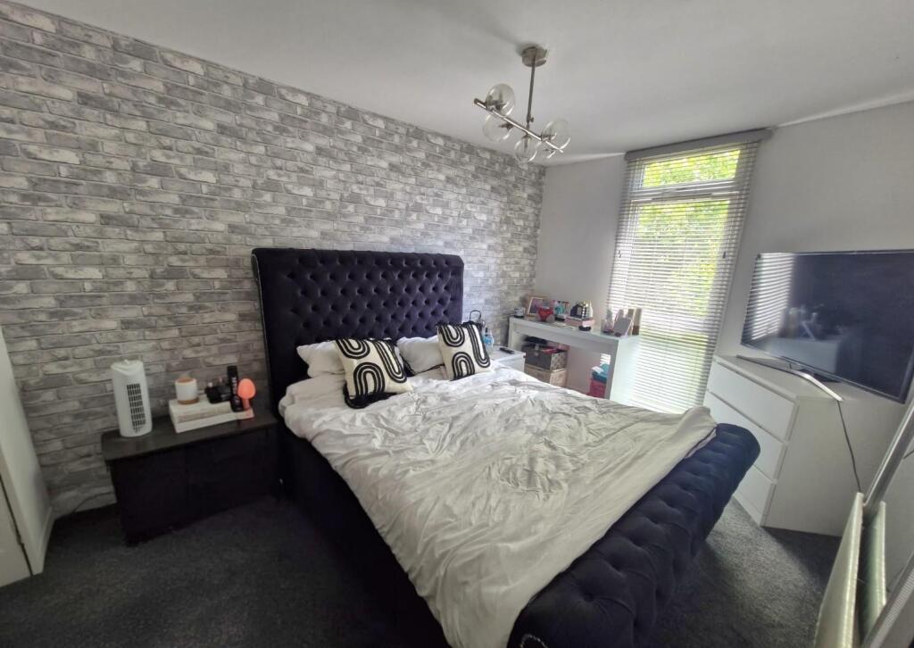 House in Northampton, West Northamptonshire - View 5