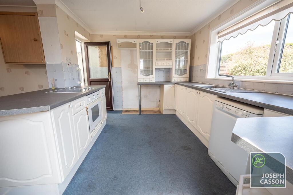 Holford Road, Bridgwater, TA6 photo 4