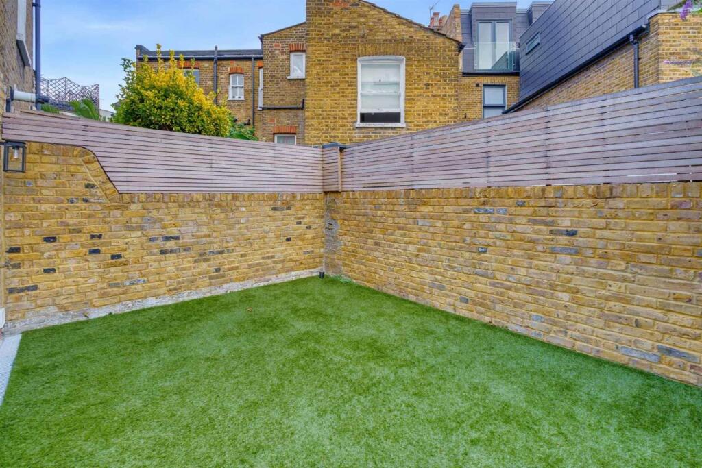 House in London - View 4