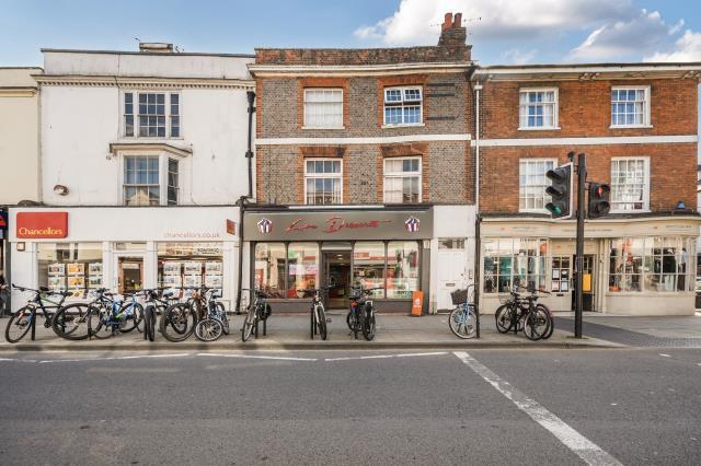 Main image of property: High Street, Abingdon, OX14