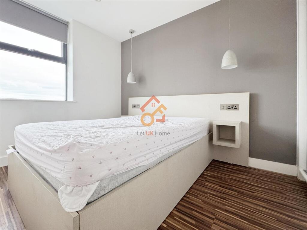 Apartment in Trafford, Greater Manchester - More