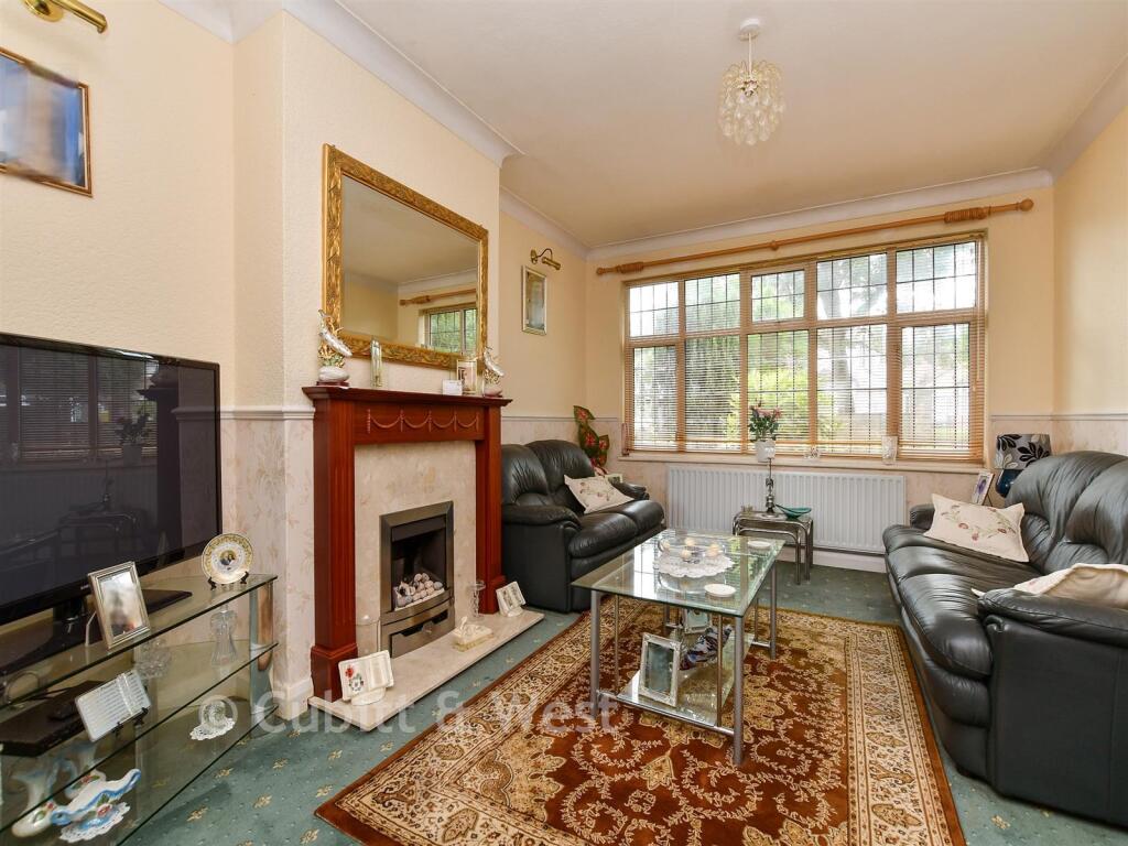House in London, Beddington - View 5