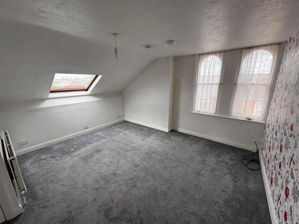 Apartment in Scarborough, North Yorkshire - View 3