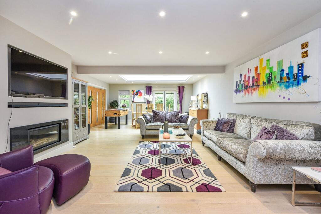 House in East Hampshire, South Town, Medstead - View 4